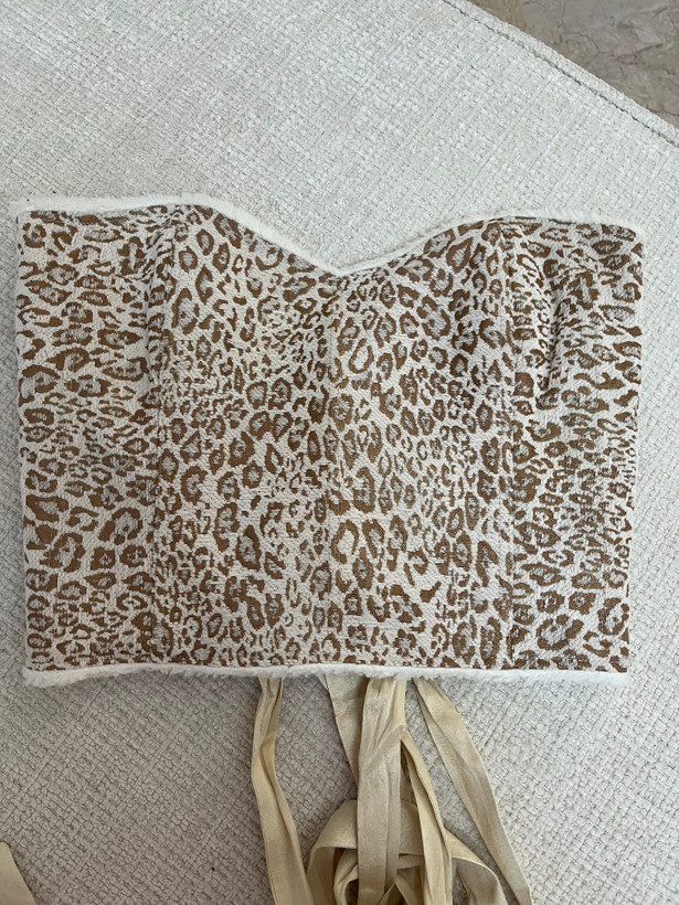 کراپ تاپ فنر دوزی دکلته ژاکارد با آستر تدی زنانه